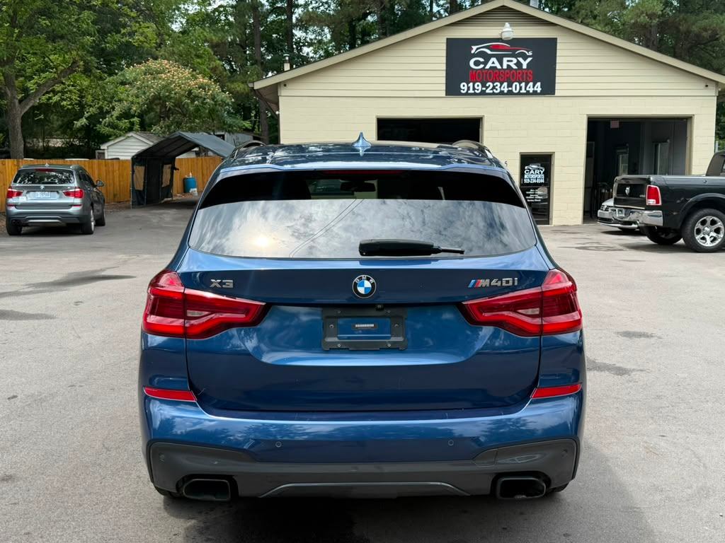 2018 BMW X3 SPORT M40i.