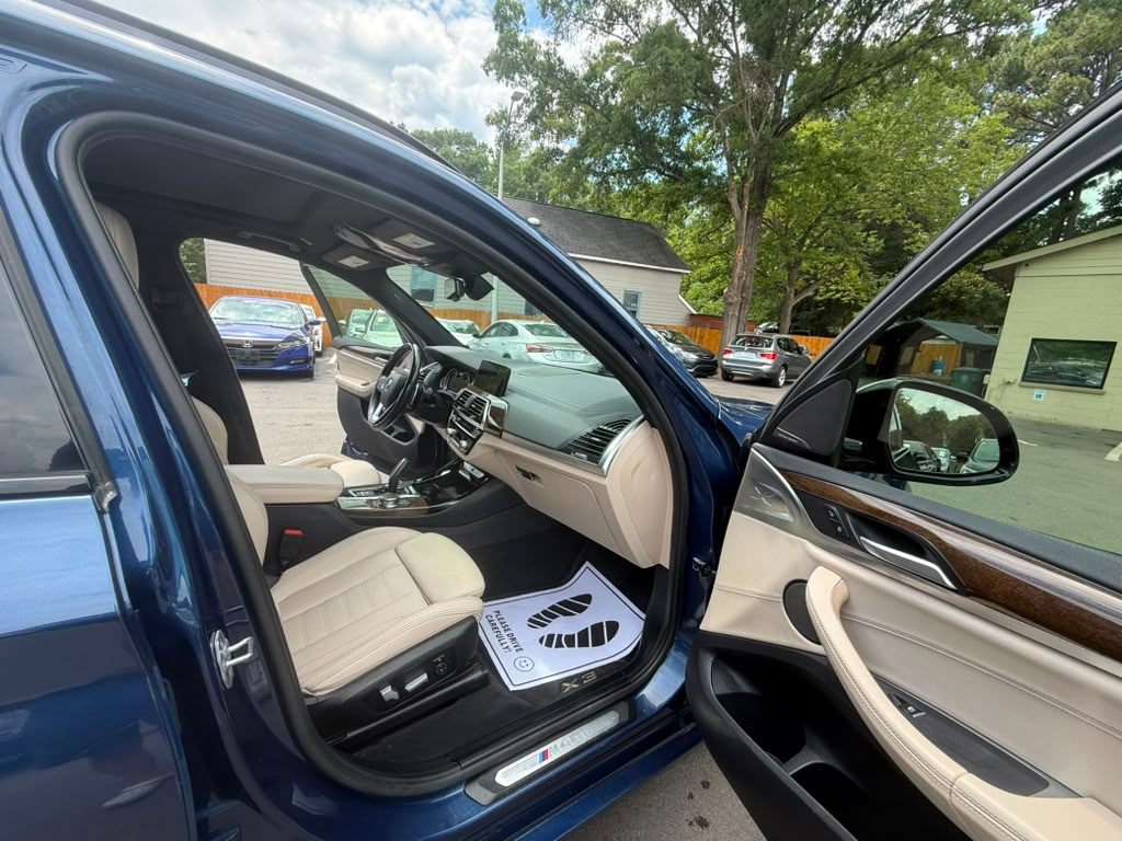 2018 BMW X3 SPORT M40i.