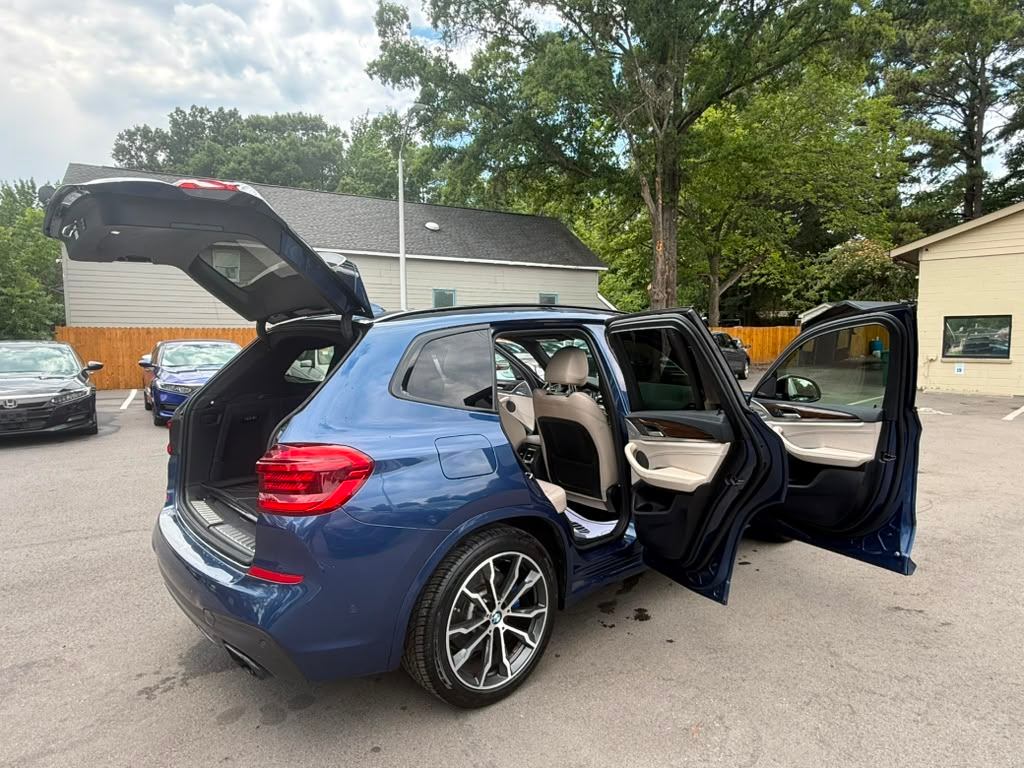 2018 BMW X3 SPORT M40i.