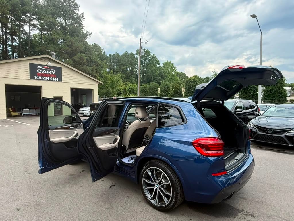2018 BMW X3 SPORT M40i.