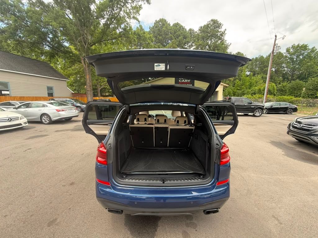 2018 BMW X3 SPORT M40i.