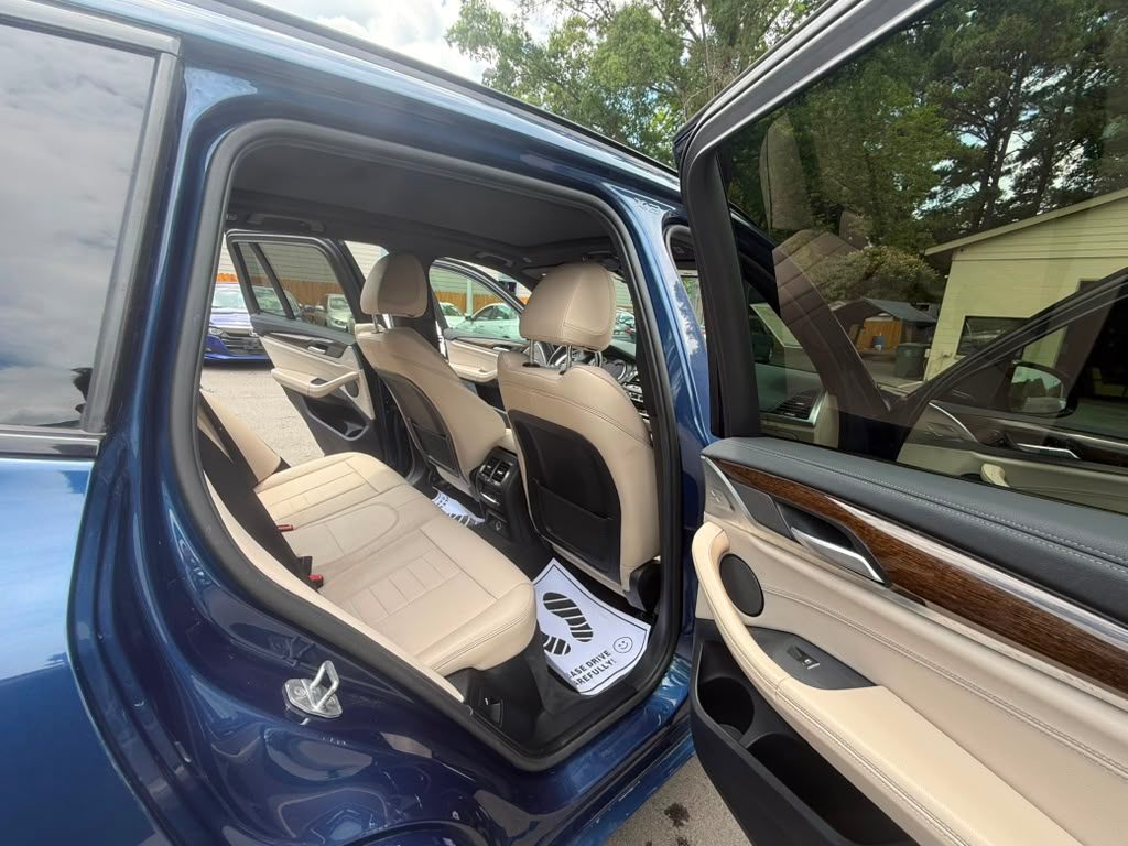 2018 BMW X3 SPORT M40i.
