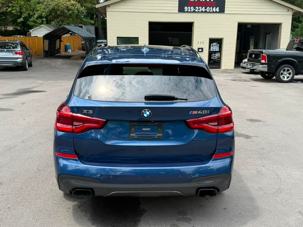 2018 BMW X3 SPORT M40i.