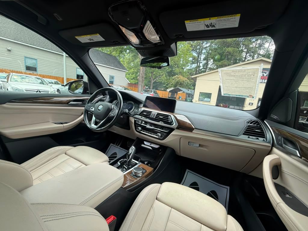 2018 BMW X3 SPORT M40i.