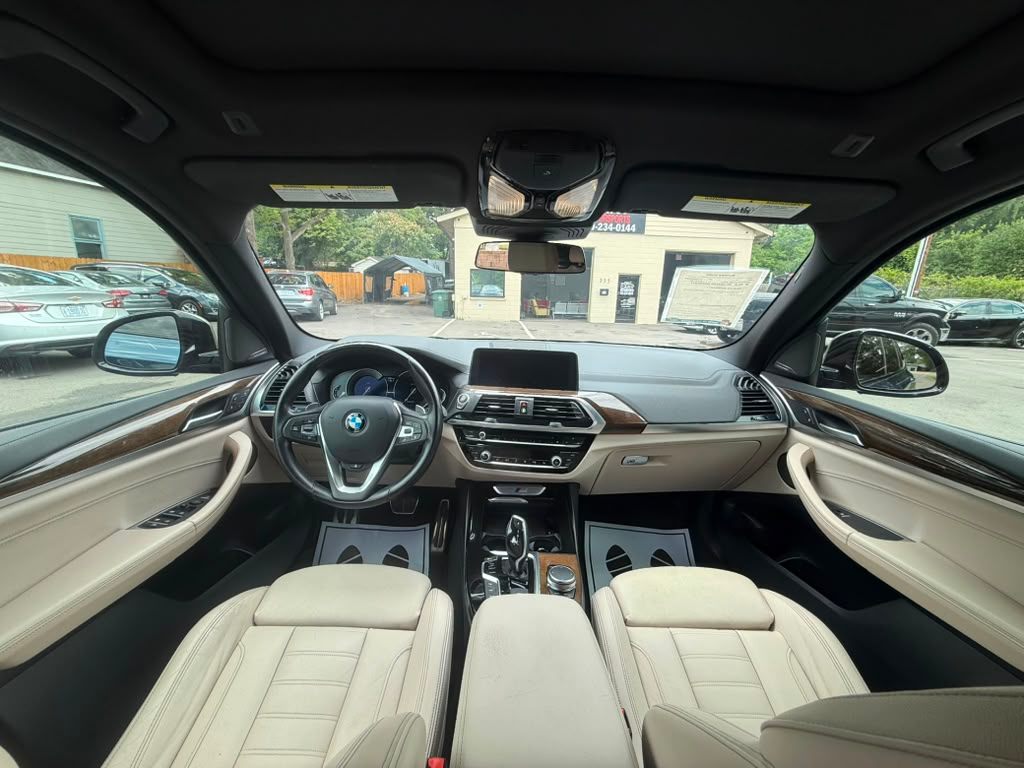 2018 BMW X3 SPORT M40i.