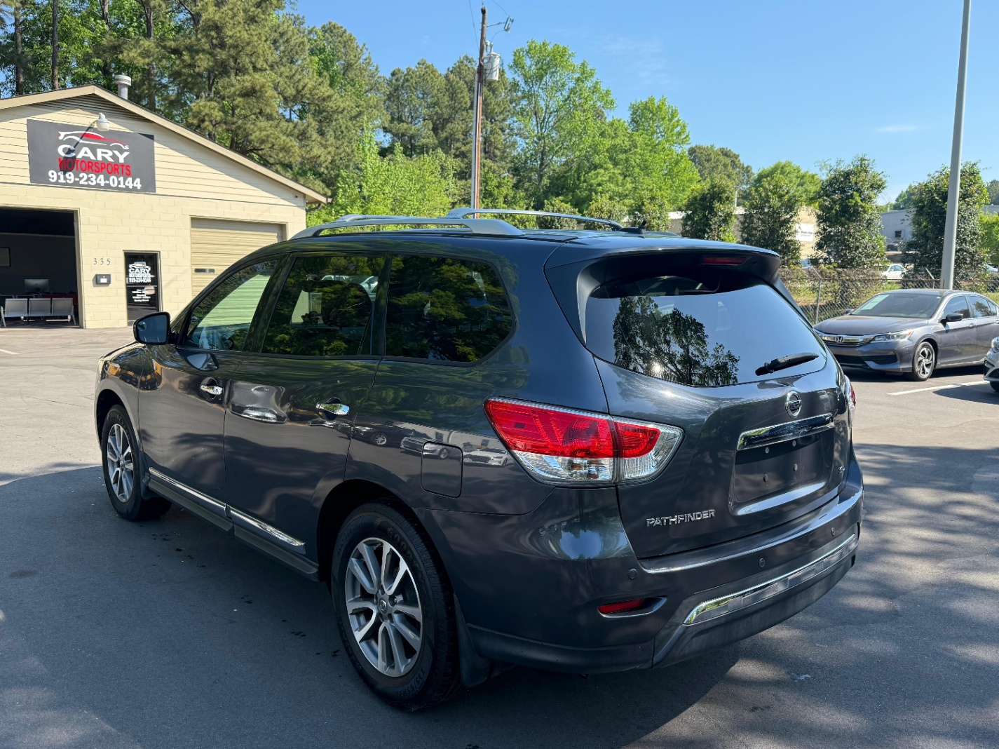 2013 NISSAN PATHFINDER SL FWD