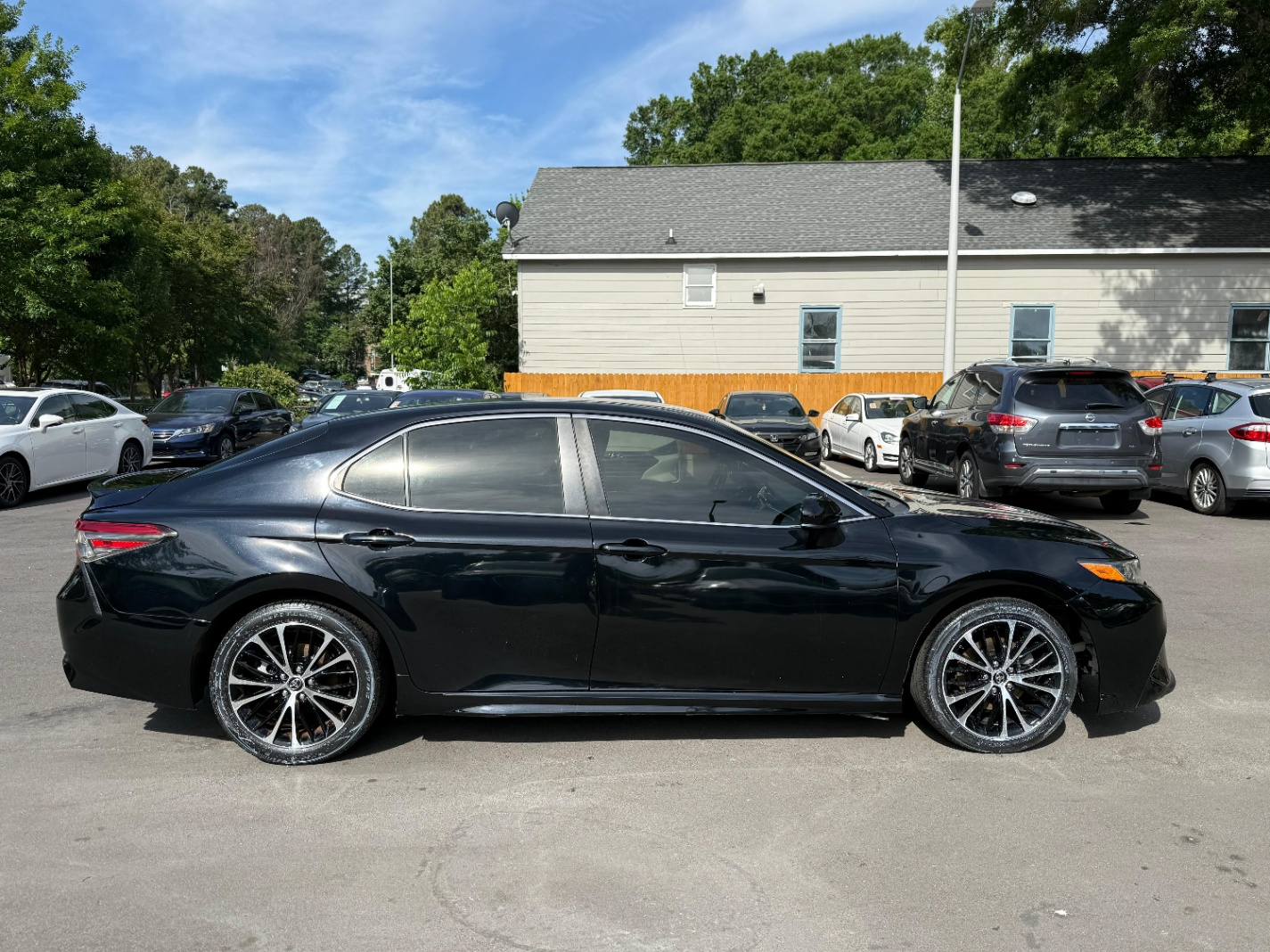 2018 TOYOTA Camry SE