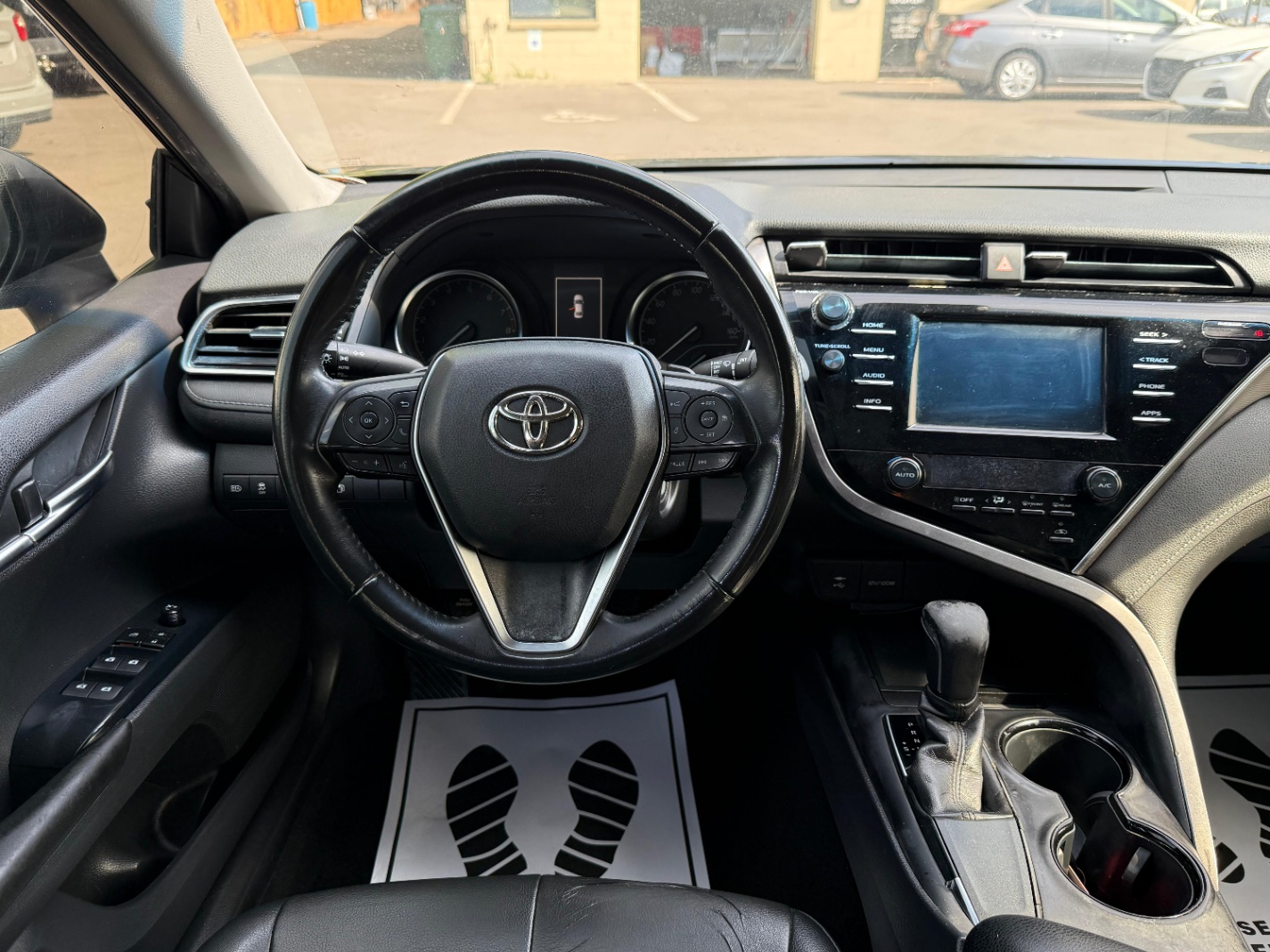2018 TOYOTA Camry SE