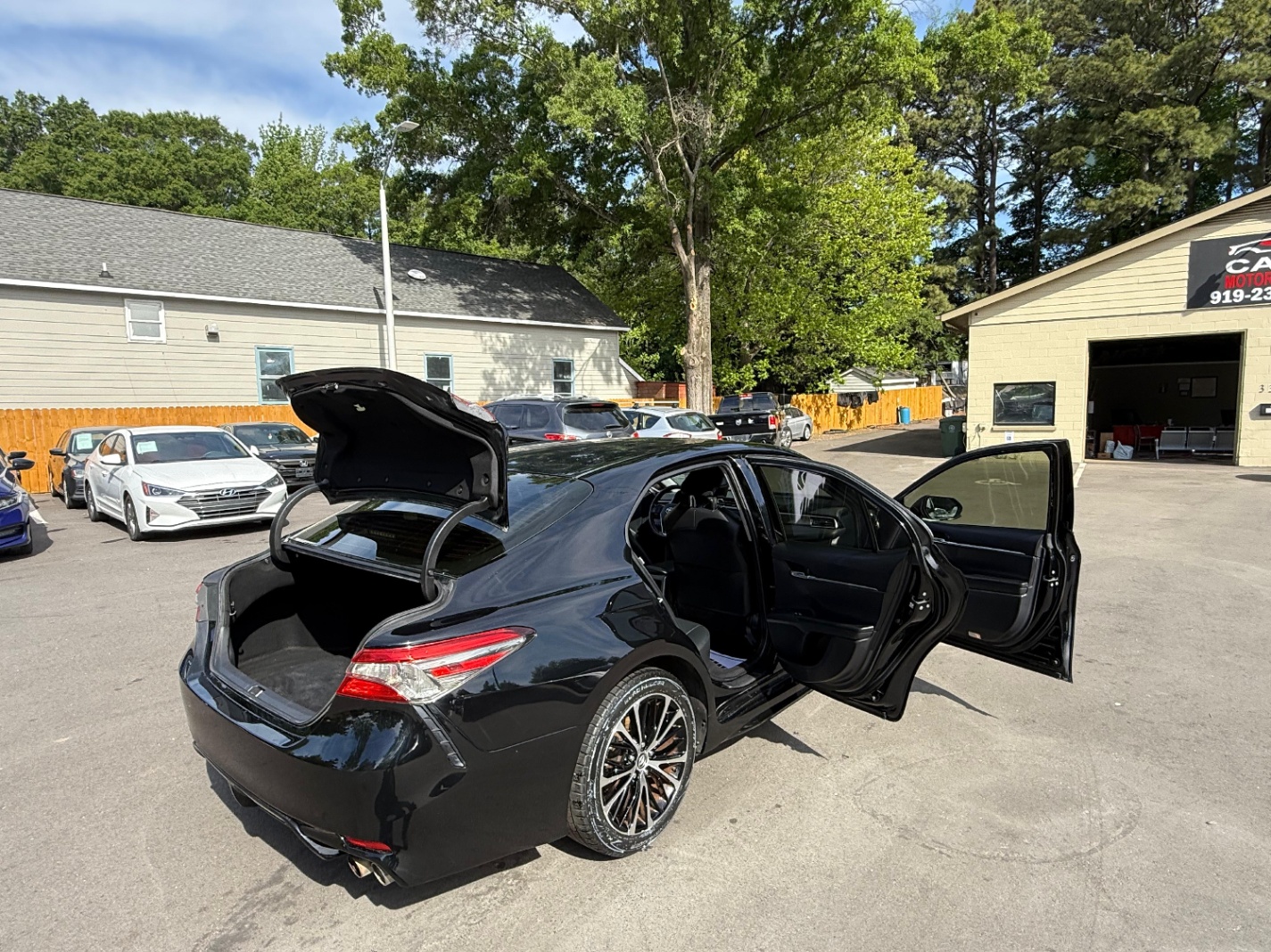 2018 TOYOTA Camry SE