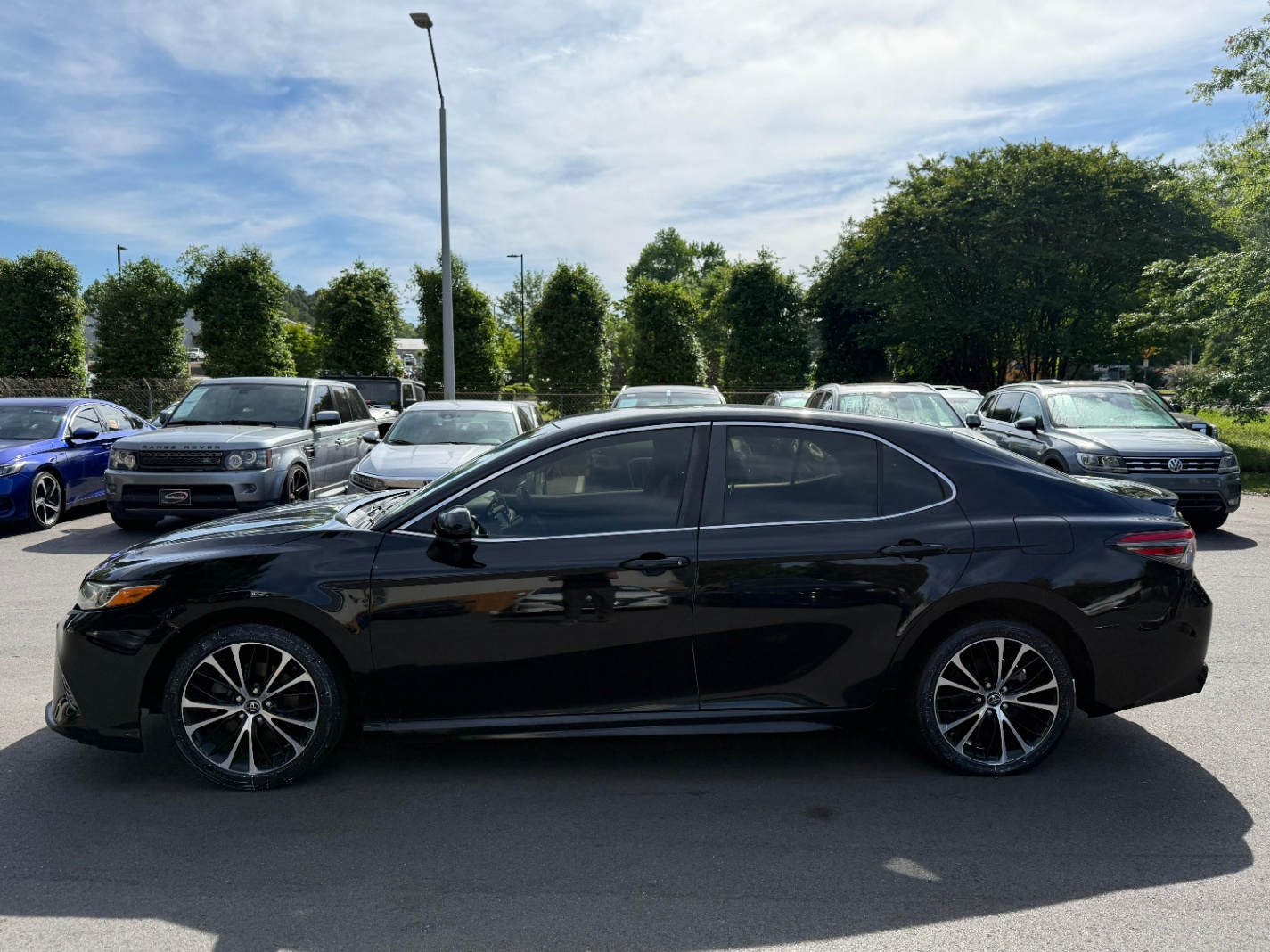 2018 TOYOTA Camry SE