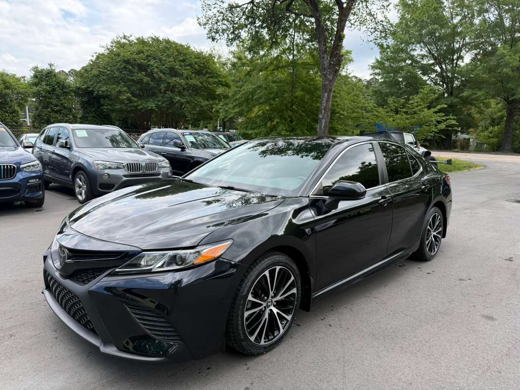 2019 TOYOTA CAMRY SE