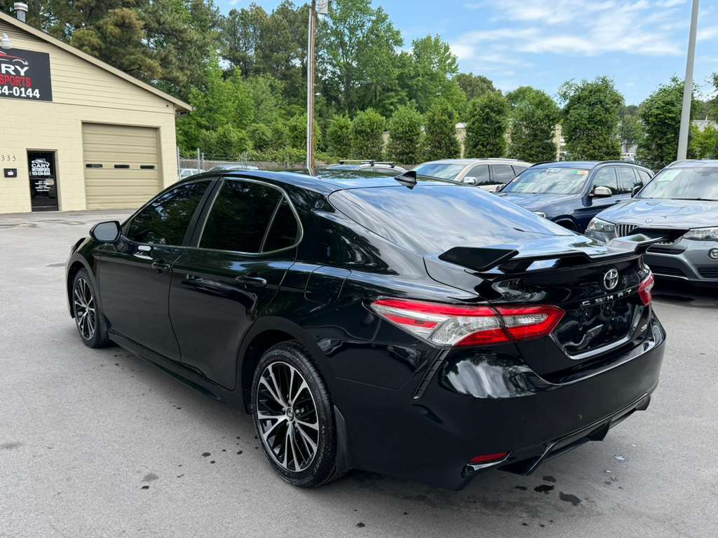 2019 TOYOTA CAMRY SE