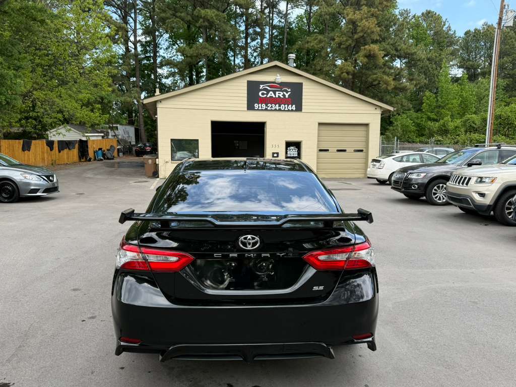 2019 TOYOTA CAMRY SE