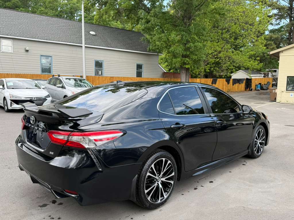 2019 TOYOTA CAMRY SE