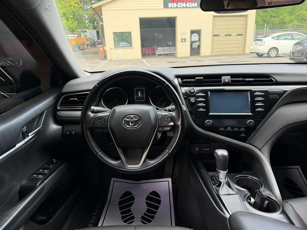 2019 TOYOTA CAMRY SE