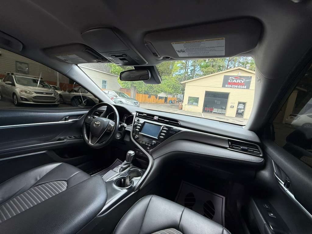 2019 TOYOTA CAMRY SE