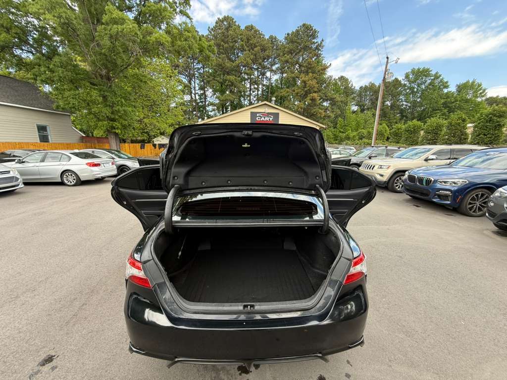 2019 TOYOTA CAMRY SE