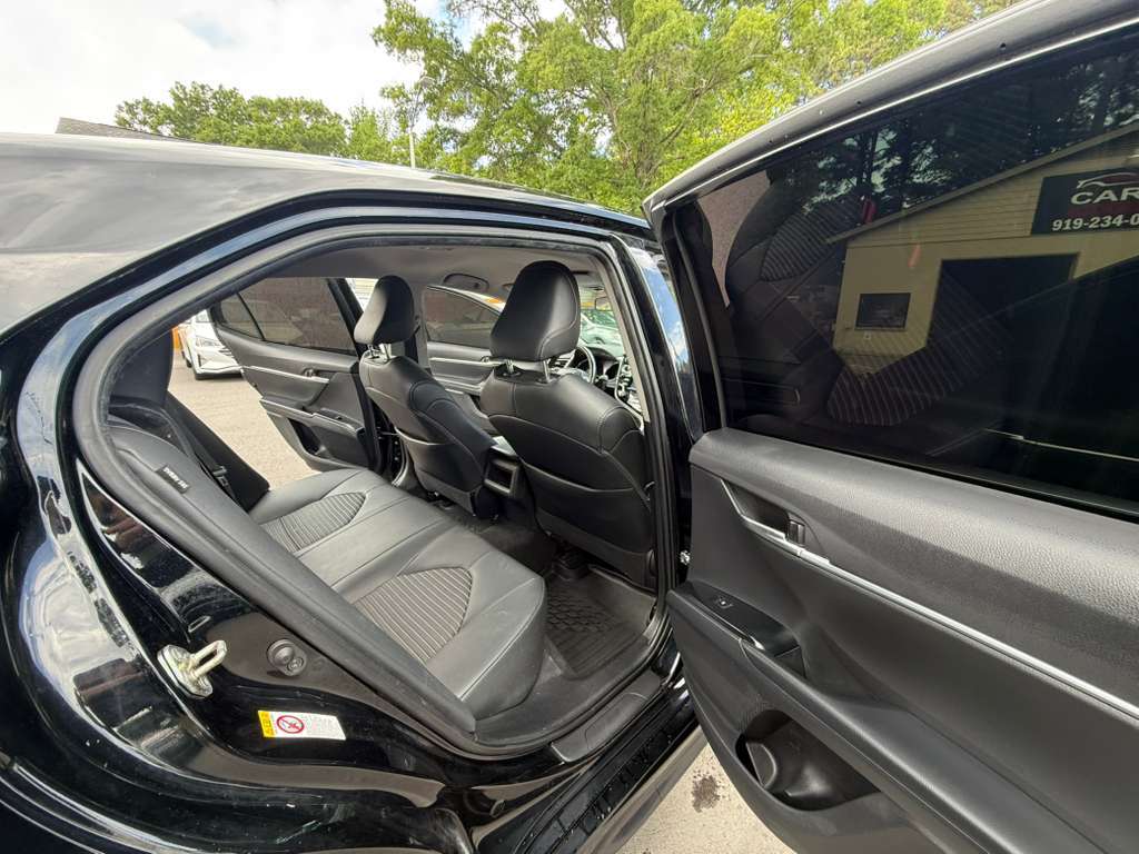 2019 TOYOTA CAMRY SE