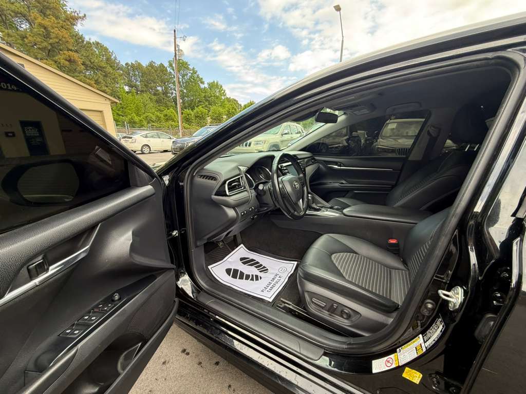 2019 TOYOTA CAMRY SE